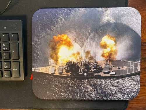 USS Iowa (BB-61) Fires a full broadside Mousepad